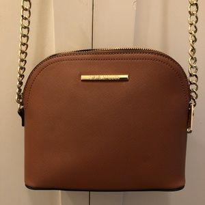 Medium sized Steve Madden crossbody